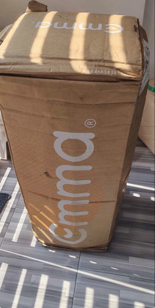 Emma Original 2.0 Mattress Double 122x190 (Category: Bed Frames & Mattresses) located in Quezon City. Submitted by vikings19 (Listing ID 1470266892, Image 1). Description: - Brand: Emma Original 2.0 - Size: 122x190 (Double) - Condition: Brand new, unopened, still sealed in original plastic and delivery box - Source: Official Emma Sleep Philippines - Storage: Properly stored in a clean, smoke-free environment - Reason for selling: Extra/Unused ite