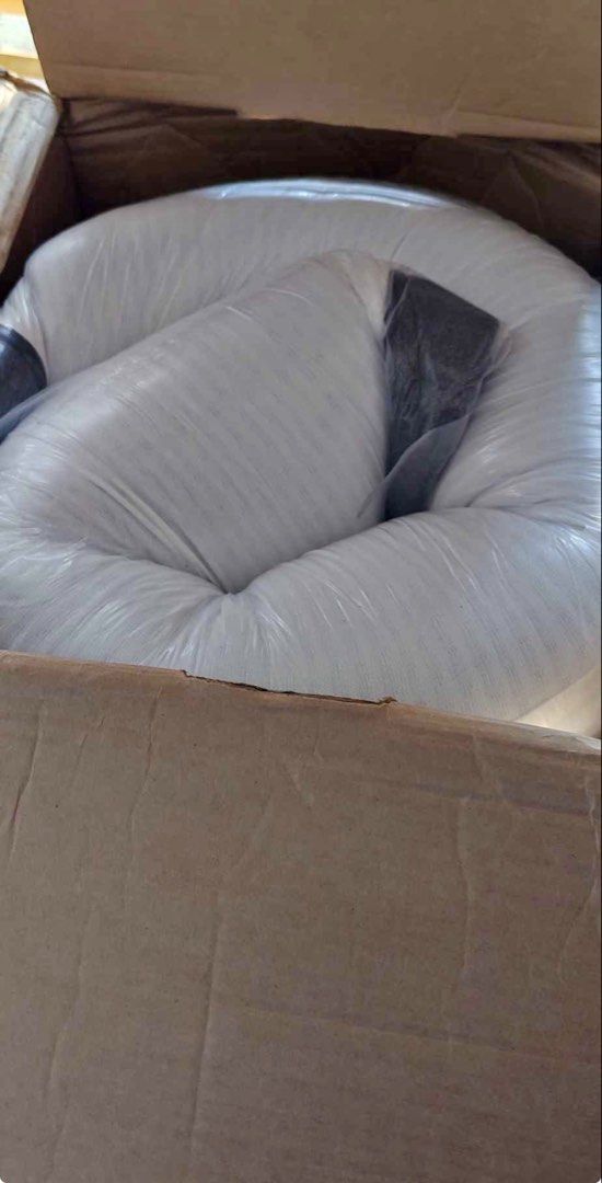 Emma Original 2.0 Mattress Double 122x190 (Category: Bed Frames & Mattresses) located in Quezon City. Submitted by vikings19 (Listing ID 1470266892, Image 2). Description: - Brand: Emma Original 2.0 - Size: 122x190 (Double) - Condition: Brand new, unopened, still sealed in original plastic and delivery box - Source: Official Emma Sleep Philippines - Storage: Properly stored in a clean, smoke-free environment - Reason for selling: Extra/Unused ite