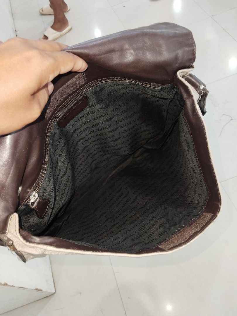 EMPORIO ARMANI SLING BAG (Category: Sling Bags) located in Hinigaran. Submitted by formalwear.ph (Listing ID 1470164983, Image 3). Description: EMPORIO ARMANI SLING BAG EXCELLENT CONDITION 13.5 HEIGHT 13.5 LENGTH NO ISSUE CR - 9.5/10.