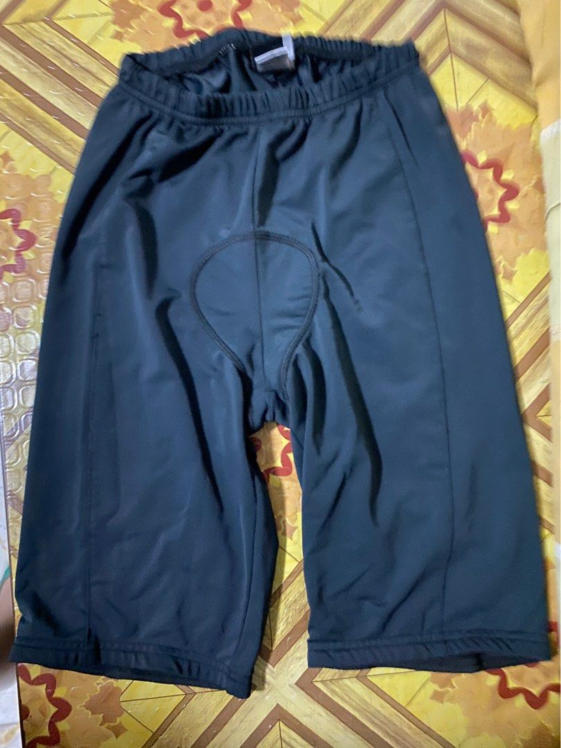 Equipe Padded Cycling Shorts Black Size L (Category: Bicycles) located in Valenzuela. Submitted by marierenne (Listing ID 1470316486, Image 1). Description: Brand/Model: Equipe Cycling Shorts Condition: Preloved, good condition, reqdy to use Color: Black Size: Large (but best for small and medium built based on personal fitting Material: 100% Polyester (Machine washable) Comfort: Built-in padding for long rides Fit: Secure elastic waistband Rfs: 