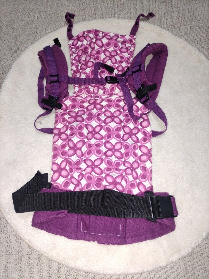 Ergo Baby Carrier (Category: Other Babies Going Out Needs) located in Digos. Submitted by thrifted-sheila04 (Listing ID 1470229284, Image 3). Description: .