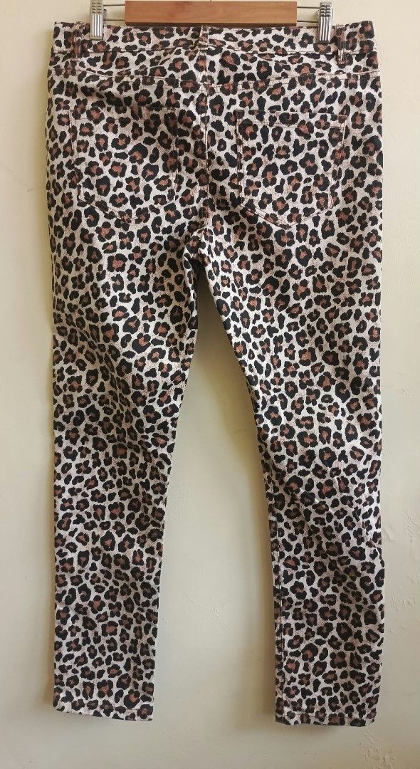 Esmara Leopard Print Slim Fit Medium Waist Jeans (Category: Jeans) located in Cebu City. Submitted by violacloset (Listing ID 1470219304, Image 2). Description: - Fit: Slim fit with medium waist and regular length Measurements: waist: 17 1/2 waistline 29-33 hips: 20 length: 41 1/2.