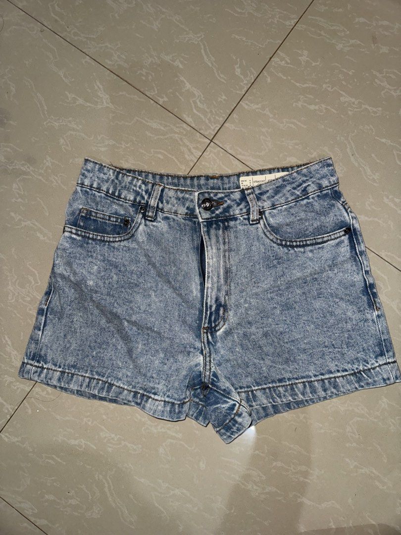 Esmara shorts (Category: Shorts) located in Davao. Submitted by twogirlsapparel (Listing ID 1470227262, Image 1). Description: .