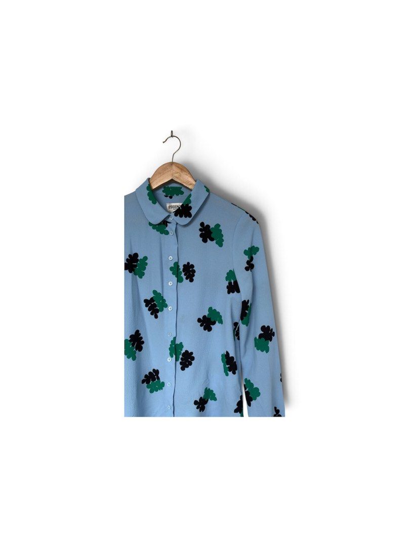 ESSENTIAL Antwerp Light Blue Abstract Print (Category: Longsleeves) located in Quezon City. Submitted by chrizcboutique (Listing ID 1470265711, Image 3). Description: Essential Antwerp sky blue long-sleeve button down with floral abstract print size 34 in tag can fit extra small to small frame jMeasurements laid in flat shoulder to shoulder approx 14 inches armpit to armpit approx 19 inches lenght approx 25 inches Condition still in prestine cond