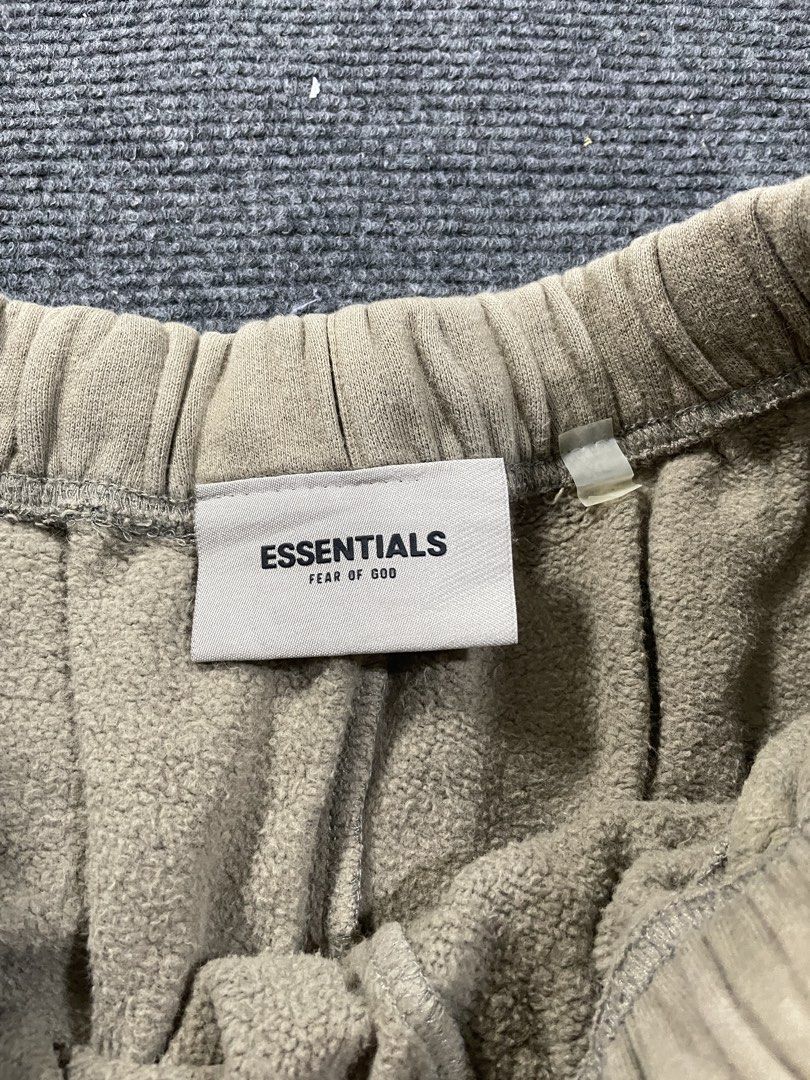 Essentials short (Category: Luxury Apparel) located in Cagayan de Oro. Submitted by mrs.dani (Listing ID 1470279366, Image 2). Description: Excellent condition No issue Dm for more details .