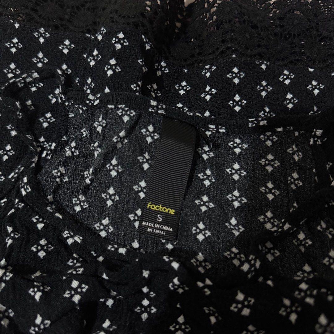 Factorie Black Printed Halter Top (Category: Sleeveless) located in Antipolo. Submitted by nicnicbg (Listing ID 1470281266, Image 3). Description: .