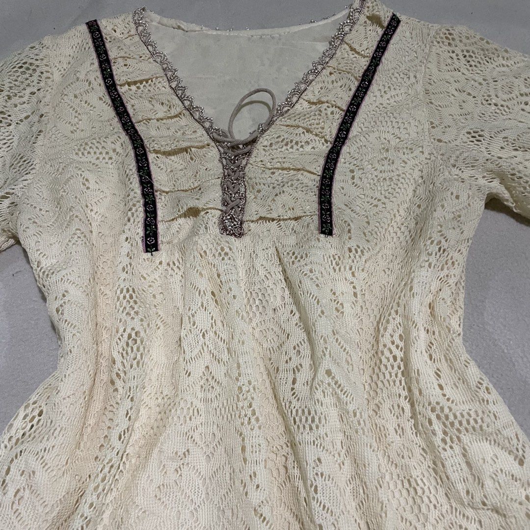 fairycore/coquette top (Category: Longsleeves) located in San Quintin. Submitted by polasolah (Listing ID 1470309192, Image 2). Description: has issue sa laylayan, u can see the photo of the whole top wash before use size:s-m.