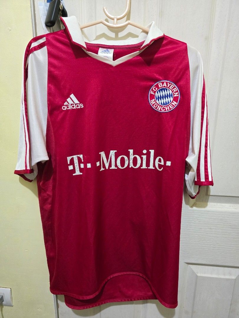 FC Bayern 03-04 Jersey (Category: Activewear) located in Cebu City. Submitted by mightysavior (Listing ID 1470289953, Image 1). Description: FC Bayern 03-04 Jersey size Small RFS: cutting down my collection issues please look at the pictures if within cebu city meetup IT park, Cmall and Vibo Place if outside cebu JnT shipping buyer's fee.