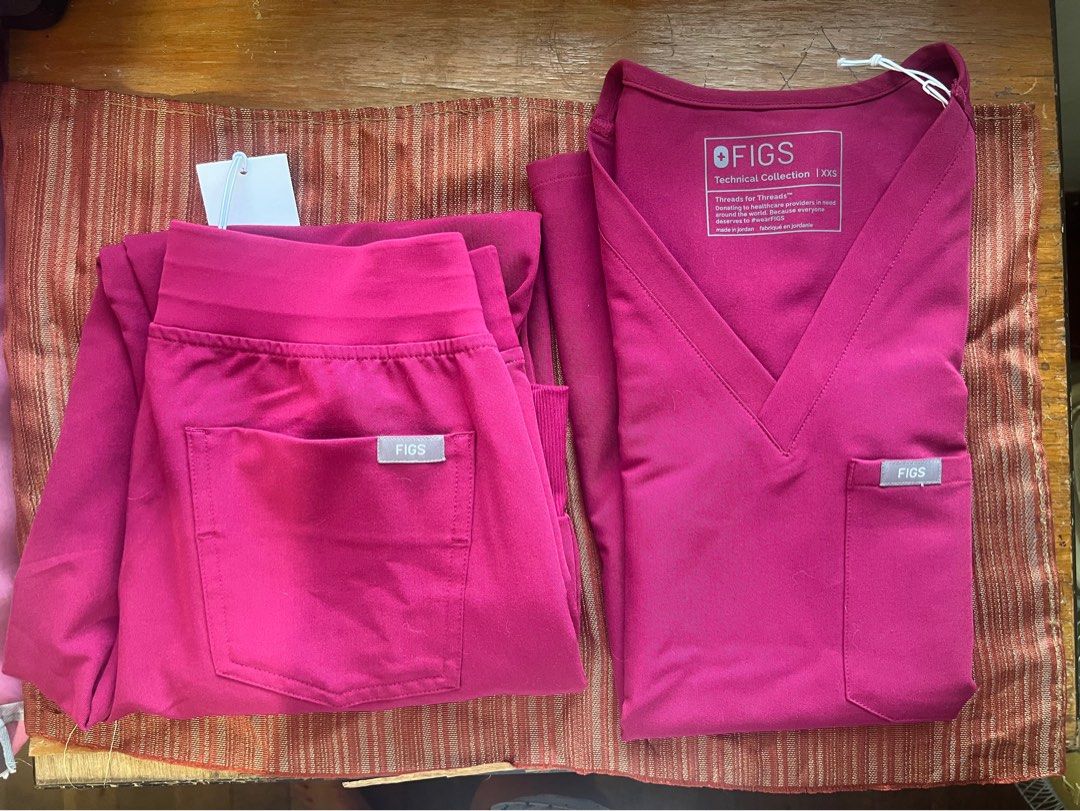 Figs Scrubs Top and Bottom (Deep Cranberry) (Category: Activewear) located in Pasay City. Submitted by slimmers10 (Listing ID 1470233244, Image 3). Description: Catarina One Pocket Scrub Top - XXS Zamora Jogger Pants - XS petite Brand new with tags!! RFS: doesnt fit me Sold as a set for 4300 .