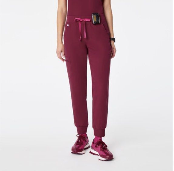 Figs Scrubs Top and Bottom (Deep Cranberry) (Category: Activewear) located in Pasay City. Submitted by slimmers10 (Listing ID 1470233244, Image 2). Description: Catarina One Pocket Scrub Top - XXS Zamora Jogger Pants - XS petite Brand new with tags!! RFS: doesnt fit me Sold as a set for 4300 .
