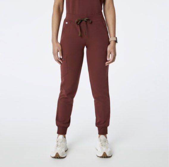 Figs Scrubs Top and Bottom (Walnut) (Category: Activewear) located in Pasay City. Submitted by slimmers10 (Listing ID 1470233558, Image 2). Description: Catarina One Pocket Scrub Top - XXS Zamora Jogger Pants - XS petite Brand new with tags!! RFS: doesnt fit me Sold as a set for 4300 .