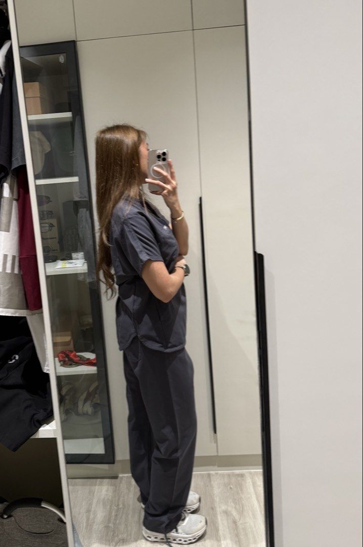 Figs set Charcoal gray (Category: Sets or Coordinates) located in San Juan City. Submitted by prelovedstuff_01 (Listing ID 1470237519, Image 3). Description: Like new. NO FLAWS Montex Small Livingston hw Medium regular (fits small).