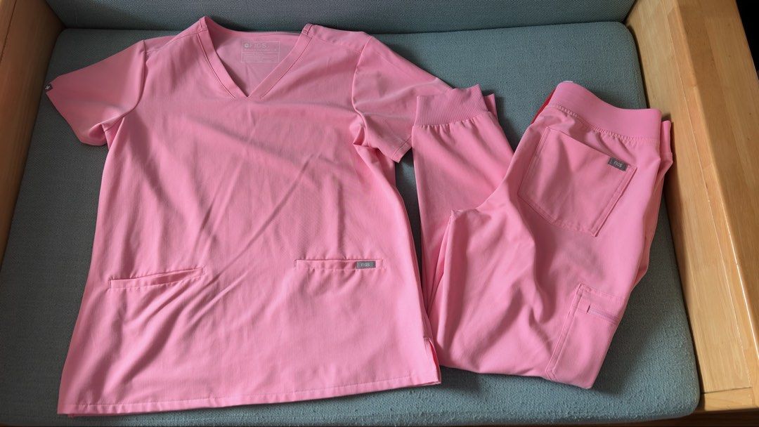 FIGS Sunrise Pink Set (Medium) (Category: Sets or Coordinates) located in Davao. Submitted by maideclutters21 (Listing ID 1470143930, Image 1). Description: 🩷Casma Scrub Top- Regular Medium 🩷Zamora Jogger Pant- Regular Medium 💰 3,500 set ⭐️ Used twice. No stains, damage, or issue RFS: Joggers don’t really suit me have to let it go. My fave color too :((( will repurchase in a different style.