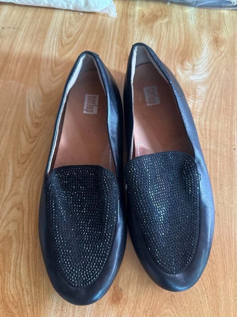 Fitflop (Category: Casual Shoes) located in Manila. Submitted by declutterwithmae2x (Listing ID 1470230799, Image 3). Description: 🌸✨ THRIFT QUEEN SHOP ✨🌸 👗 PRELOVED CLOTHING/BAGS/SHOES AT AFFORDABLE PRICES! 🛍️💕 💖 Quality items at budget-friendly prices! 💖 Magaganda at sulit na ukay finds! 💖 Perfect para sa mga fashionista na tipid pero stylish! 💖 First come, first served! 💖 Mine responsibly, mga ka-thrift! 🥰 📌 REMINDERS: ✔️ Please ch