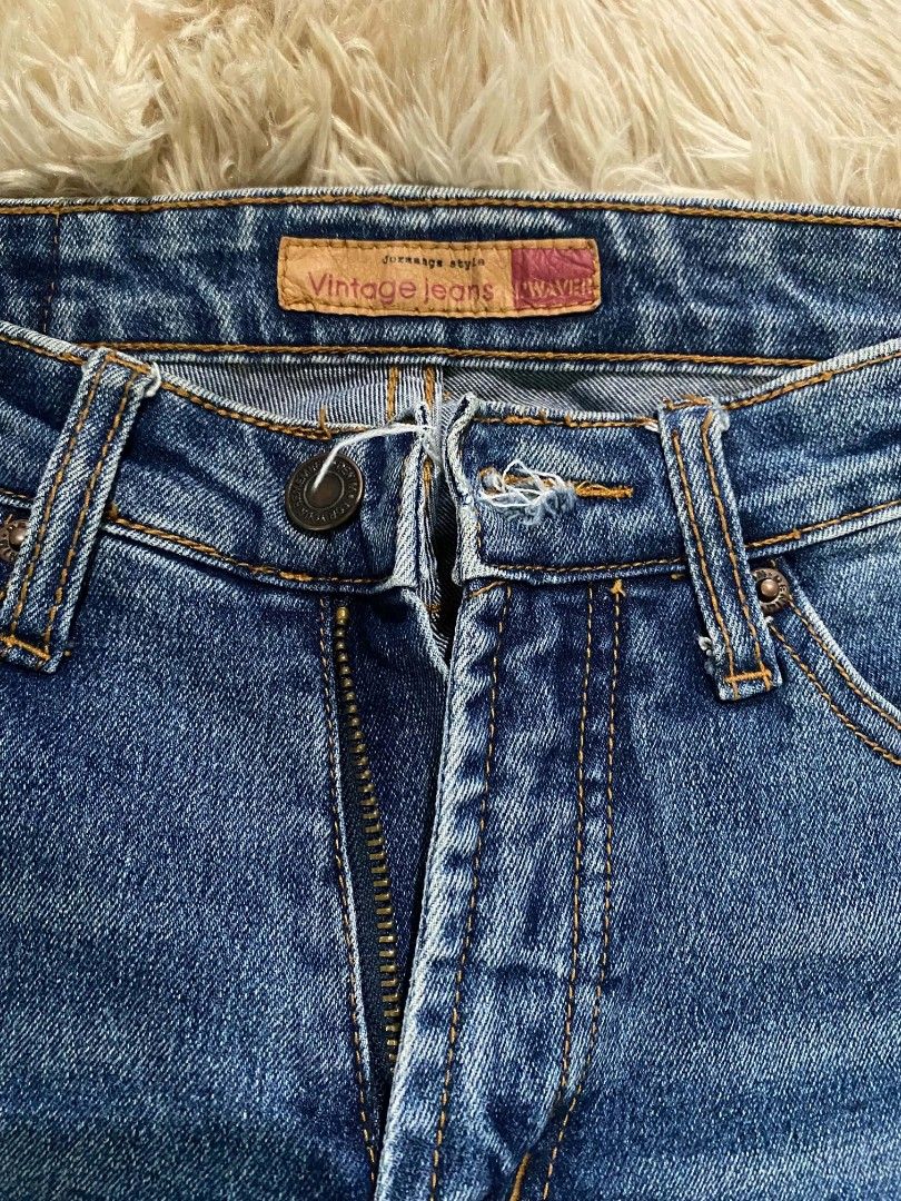 Flare Pants (Category: Jeans) located in San Fernando. Submitted by cris.lloyd34 (Listing ID 1470241874, Image 2). Description: Waist: 28 Length: 41 Leg Opening: 11.