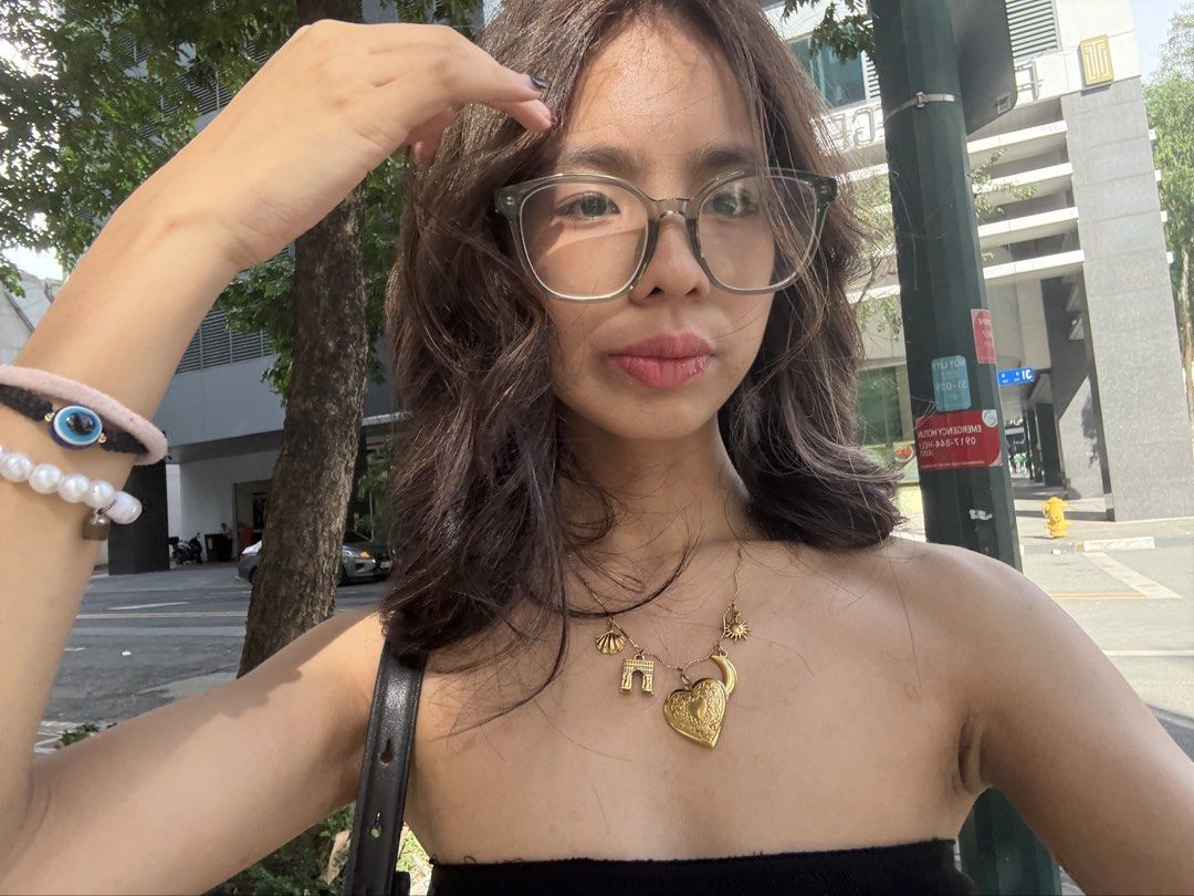 Flea Market Gold Necklace (Category: Necklaces) located in Manila. Submitted by yuicatto (Listing ID 1470186706, Image 1). Description: originally bought for 1.2k (by my ex hahaha) non tarnished, same condition as the pictures.