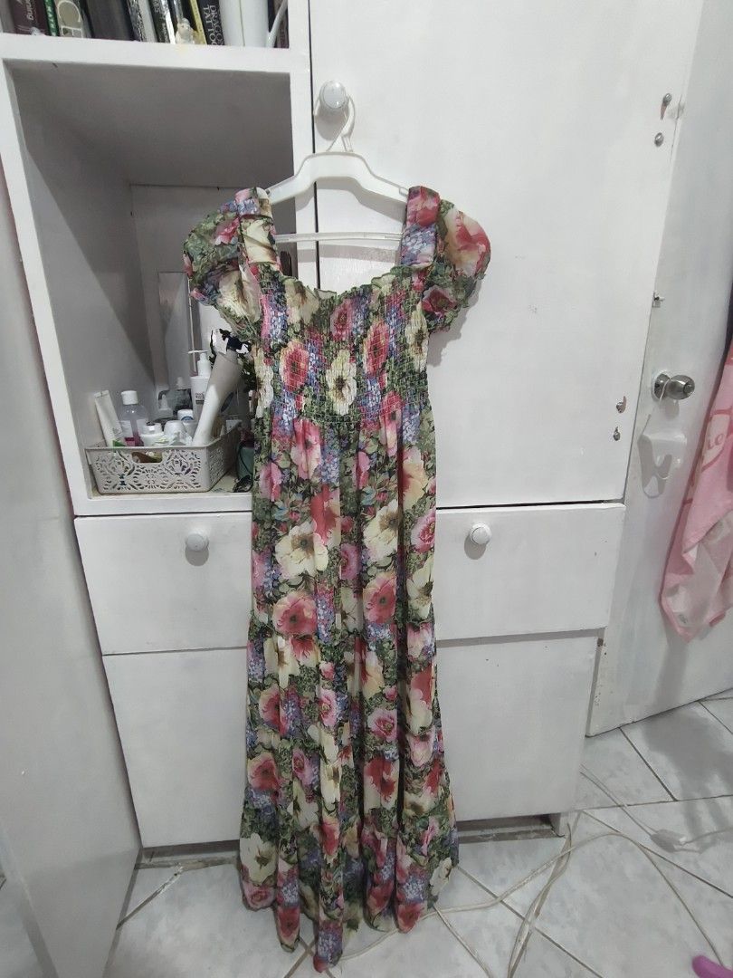 Floral Dress (Category: Dresses) located in Pili. Submitted by erid35329 (Listing ID 1470180944, Image 1). Description: .