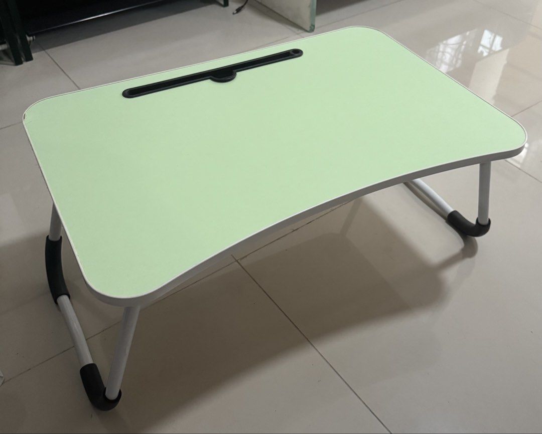 Foldable table (Category: Tables & Sets) located in Singapore. Submitted by se9219 (Listing ID 1470241275, Image 1). Description: .