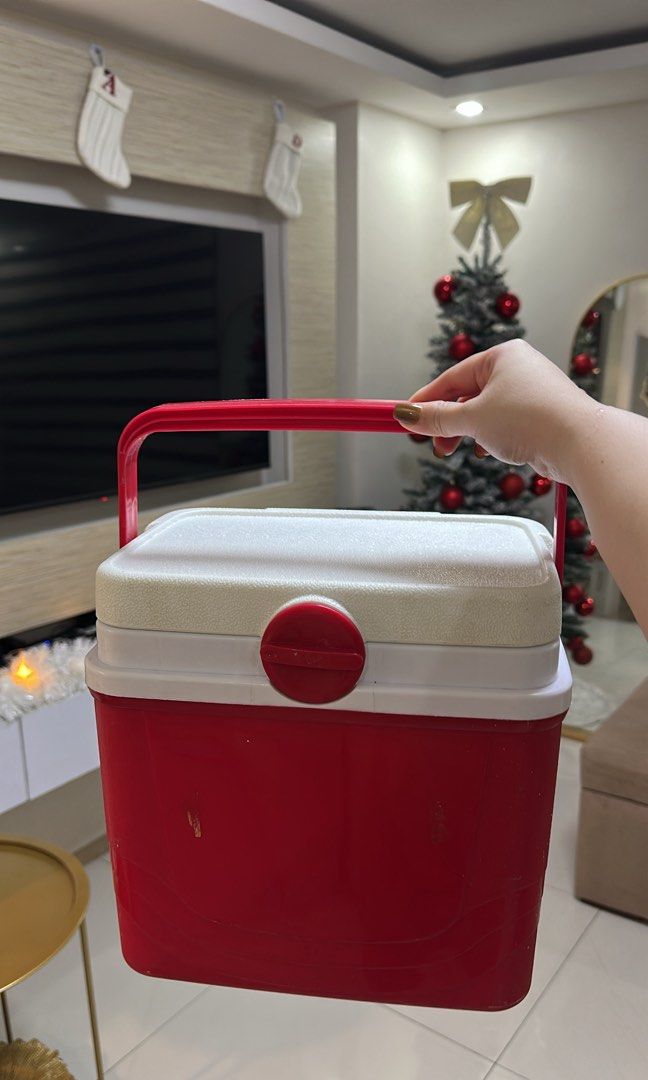 Food or ice cooler box (Category: Food Organization & Storage) located in Mandaluyong City. Submitted by _anjconcepcion (Listing ID 1470339144, Image 1). Description: .
