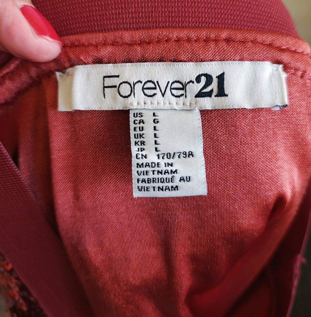 Forever 21 Copper Orange Sequin Mini Skirt Size L (Category: Skirts) located in Cebu City. Submitted by violacloset (Listing ID 1470210873, Image 2). Description: Measurements: Waist: 16 hips: 18 1/2 length: 16.