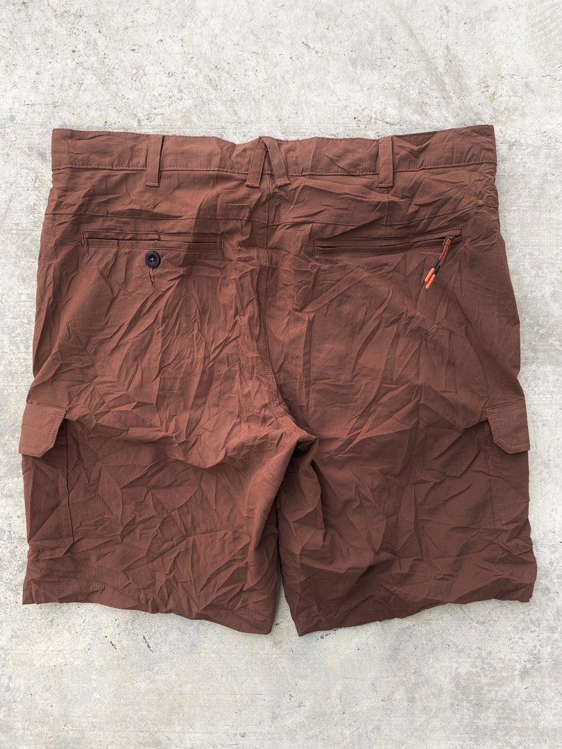 ForWest 6 Pocket Cargo Short - Packable (Category: Shorts) located in Davao. Submitted by vanthriftfinds5 (Listing ID 1470181874, Image 3). Description: •Size: 34 on waist tag (Can fit 36 if stretch) •Length: 19.5 •Hem: 10.5 No issue Excellent condition Color rate: 9.9/10 DM TO PURCHASE.📩 🏙️ Location: Davao City 8000 📌Shipping Nationwide. Payment First Basis. No COD. Can provide ids and vouch for your safety. Mode of payment: Gcash Delivery Co