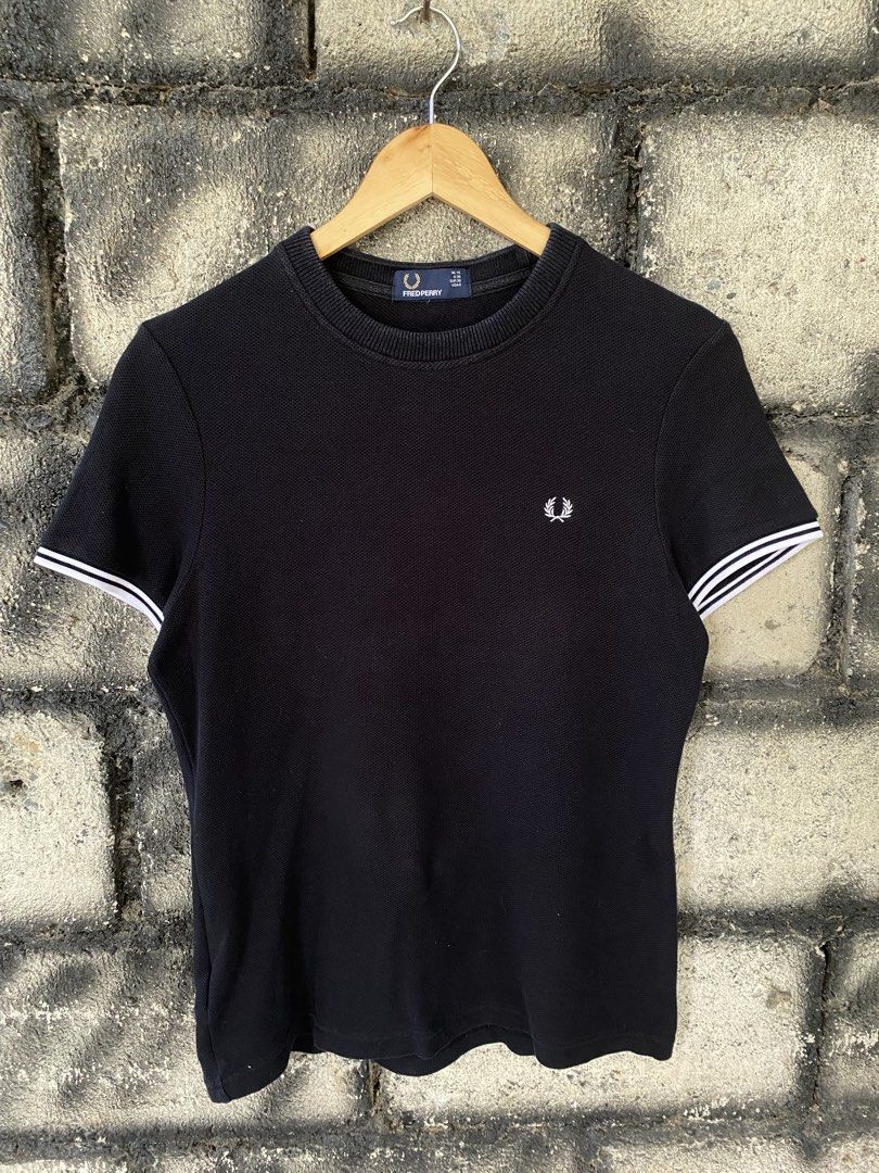 Fred Perry Striped Cuff T shirt (Category: Tshirts & Polo Shirts ) located in Villaverde. Submitted by theluxurythrift.ph (Listing ID 1470197904, Image 1). Description: Wts Fred perry Size Small on tag W 18 Inch L 26 Inch Good Condition Issue: Slight fade on Neckline 599 + Sf.