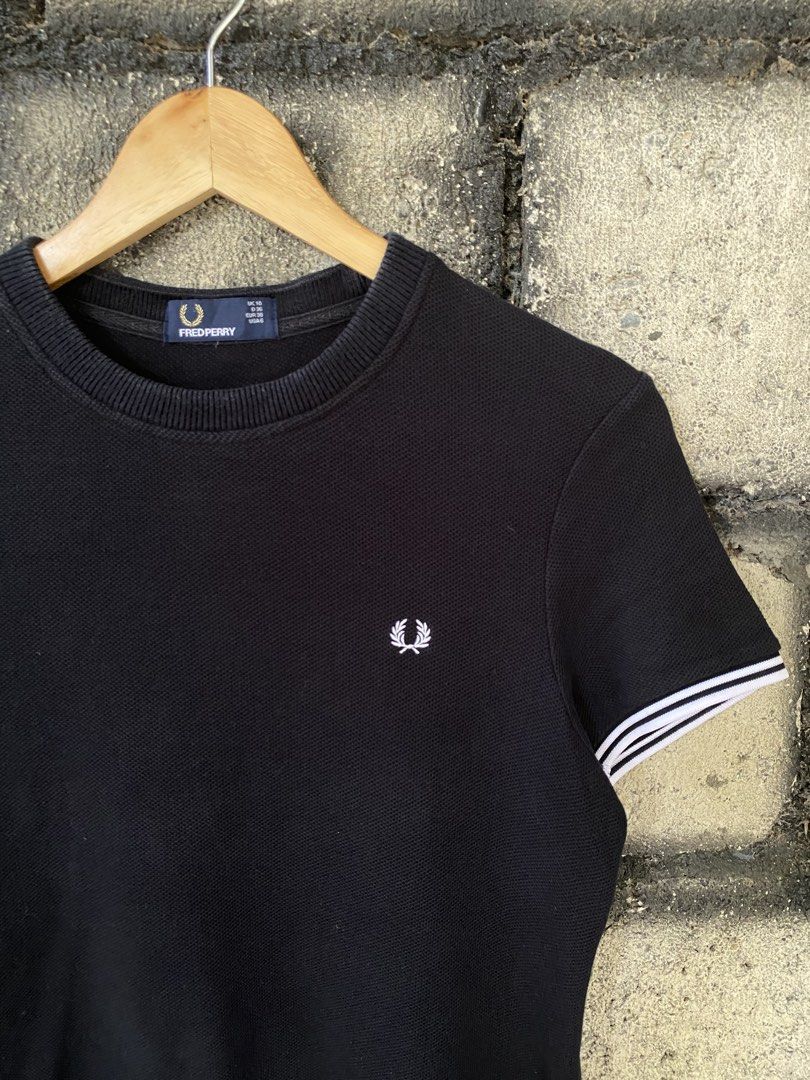 Fred Perry Striped Cuff T shirt (Category: Tshirts & Polo Shirts ) located in Villaverde. Submitted by theluxurythrift.ph (Listing ID 1470197904, Image 2). Description: Wts Fred perry Size Small on tag W 18 Inch L 26 Inch Good Condition Issue: Slight fade on Neckline 599 + Sf.