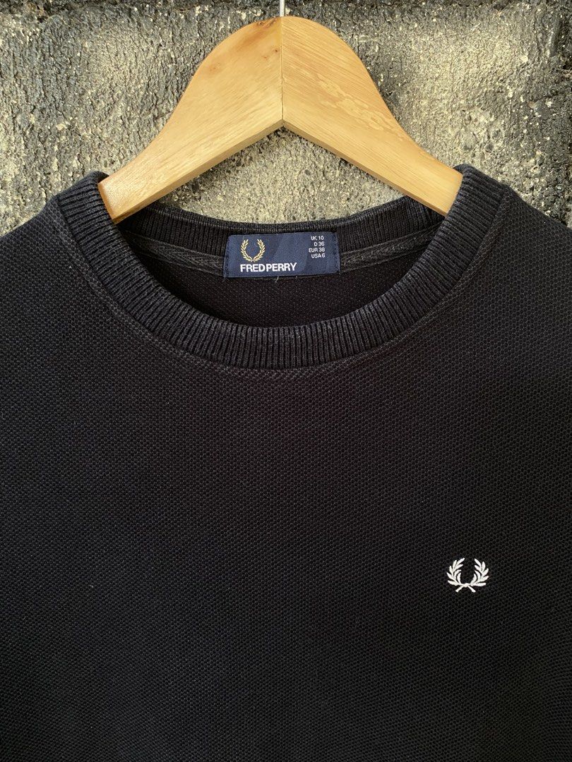 Fred Perry Striped Cuff T shirt (Category: Tshirts & Polo Shirts ) located in Villaverde. Submitted by theluxurythrift.ph (Listing ID 1470197904, Image 3). Description: Wts Fred perry Size Small on tag W 18 Inch L 26 Inch Good Condition Issue: Slight fade on Neckline 599 + Sf.