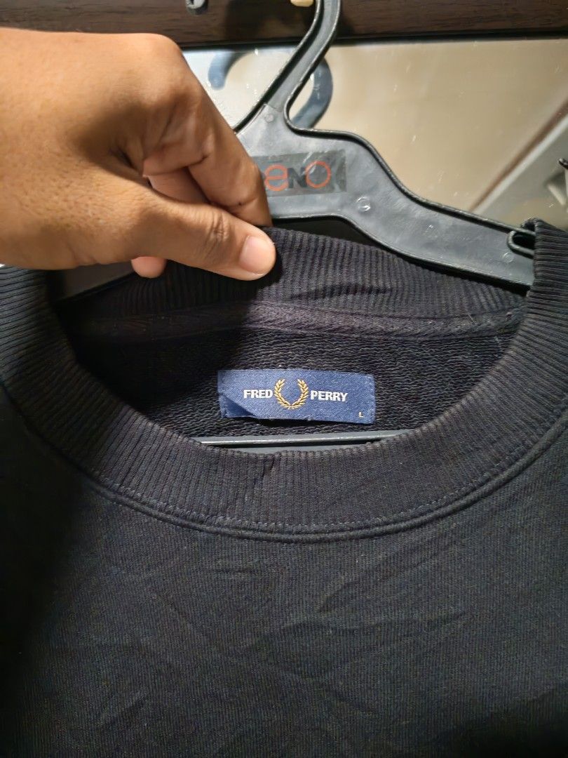 Fred Perry sweatshirt (Category: Sleep and Loungewear) located in Las Pinas. Submitted by thriftkid_26 (Listing ID 1470312793, Image 3). Description: Fred Perry Crewneck sweatshirt Black Large Dimes: L27xW22.5 580+Sf Can ship via j&t.
