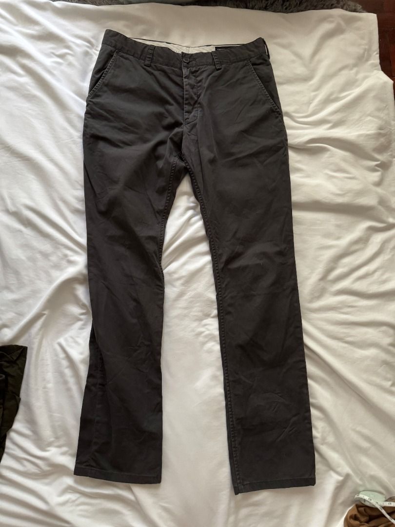 French Connection Grey Chinos Size 30 (Category: Chinos) located in Cebu City. Submitted by _t.rix (Listing ID 1470164224, Image 1). Description: - Brand: French Connection - Size: 30 - Colour: Dark Grey (Solid neutral) - Fit: Straight leg silhouette - Closure: Standard button fly - Pockets: Front slant pockets and back welt pockets with button flap detailing - Details: Clean interior lining with printed branding on the waistband - Condition: Gre