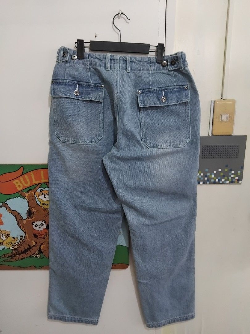 Frizmworks Light Wash Denim Double Knee Utility Pants (Category: Jeans) located in Pasig City. Submitted by hustlexcurate (Listing ID 1470183716, Image 3). Description: Frizmworks Light Wash Denim Double Knee Utility Pants Size MEDIUM Dimensions; Waist: 32 inches Lenght: 42 inches Leg Opening: 9 inches.