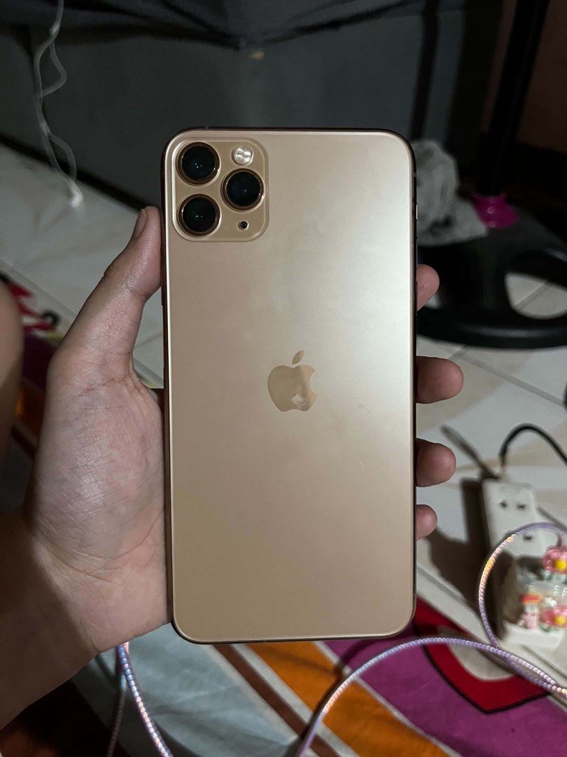 FS IPHONE 11 PRO MAX (Category: iPhone 11 Series) located in Camiling. Submitted by xyrae_ (Listing ID 1470259614, Image 2). Description: iPhone 11 Pro Max - Gold 🔋 89% Battery Health 📌 256GB 📌 Factory Unlocked (Openline to all networks) 📌 True tone working 📌 Replaced LCD (smooth pa din) 📌 Lady owned Issue • Face ID not working 📦 Inclusion • box • case may bawas pa sa sure buyer !.