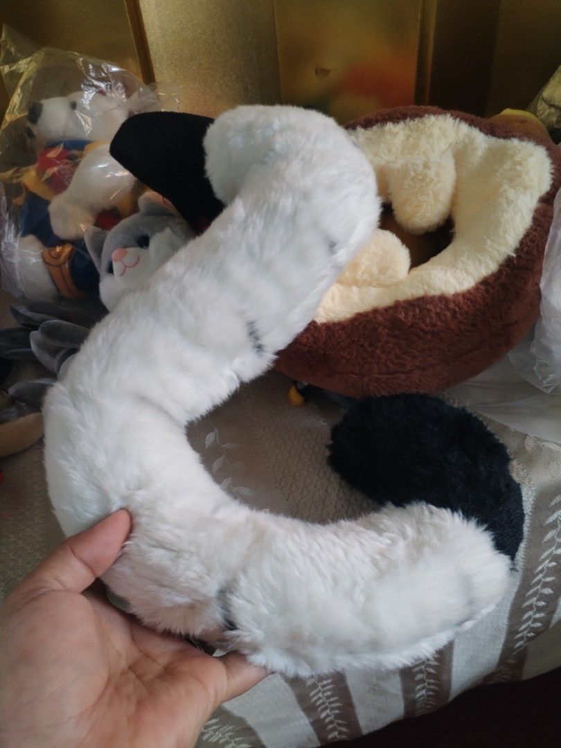 Fuzzy White and Black Cosplay Tail with Belt (Category: Plushies & Soft Toys) located in La Trinidad. Submitted by malditas (Listing ID 1470315899, Image 1). Description: - Fluffy white plush tail featuring black stripes and a black tip - Perfect for cosplay, costumes, themed parties, and events From HT box BUY AS IS (NO RETURN, NO EXCHANGE, NO REFUND unless stated) LOCATION For dropping: BAGUIO- Mabini LA TRINIDAD - KM. 5 SHIPPING via J&T + SF p