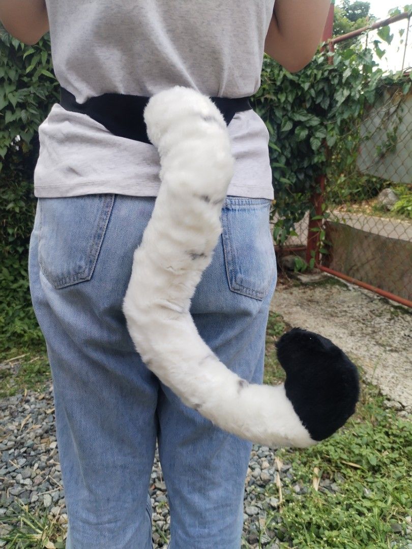 Fuzzy White and Black Cosplay Tail with Belt (Category: Plushies & Soft Toys) located in La Trinidad. Submitted by malditas (Listing ID 1470315899, Image 2). Description: - Fluffy white plush tail featuring black stripes and a black tip - Perfect for cosplay, costumes, themed parties, and events From HT box BUY AS IS (NO RETURN, NO EXCHANGE, NO REFUND unless stated) LOCATION For dropping: BAGUIO- Mabini LA TRINIDAD - KM. 5 SHIPPING via J&T + SF p