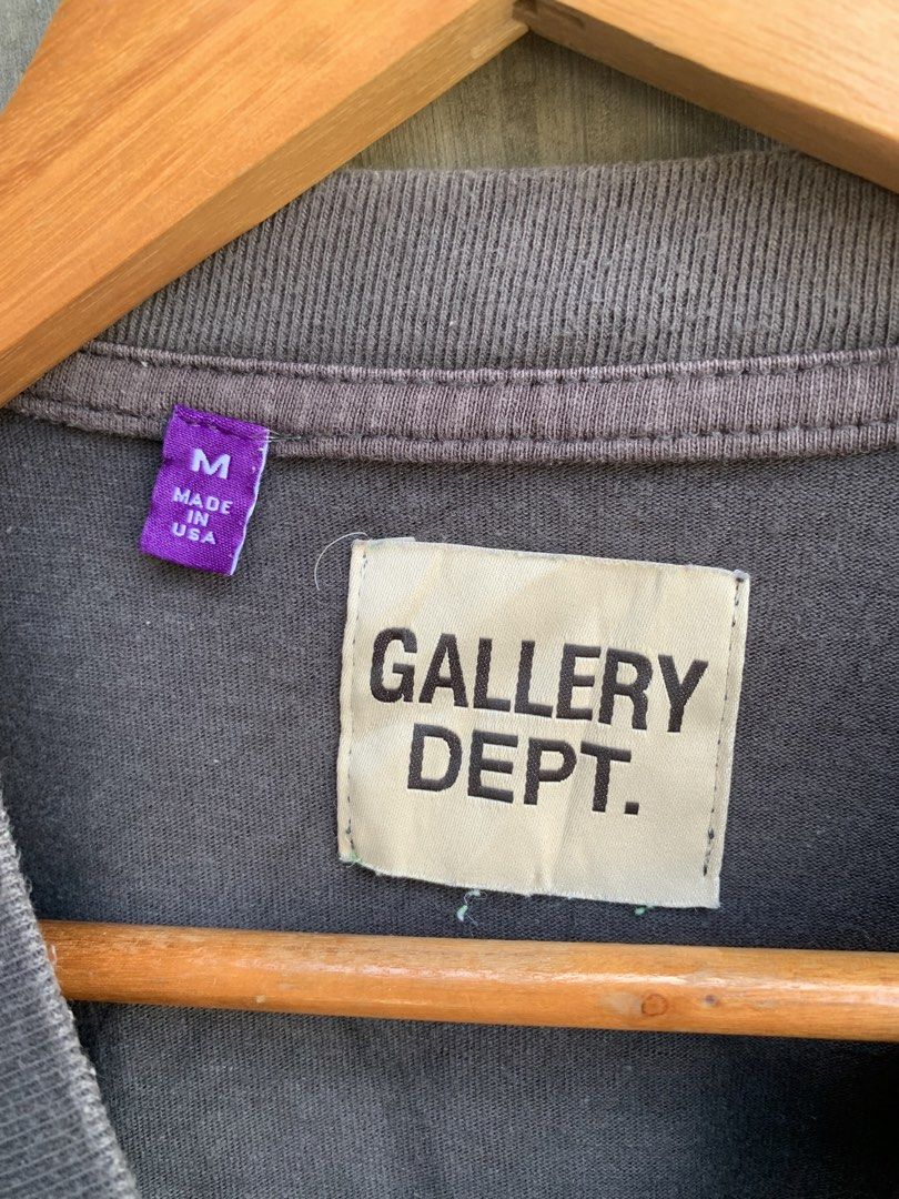 GALLERY DEPARTMENT (Category: Tshirts & Polo Shirts ) located in Panabo. Submitted by banjogores (Listing ID 1470187949, Image 3). Description: 𝗗𝗜𝗠𝗘𝗦:21.5x28 𝗦𝗜𝗭𝗘:M TO L ‎𝗖𝗢𝗟𝗢𝗥 𝗥𝗔𝗧𝗘:9/10 ‎𝗖𝗢𝗡𝗗𝗜𝗧𝗜𝗢𝗡: VERY GOOD CONDITION ‎𝗜𝗦𝗦𝗨𝗘: MINIMAL HAIRLINE ‎ ‎❗️𝗖𝗢𝗟𝗢𝗥 𝗠𝗔𝗬 𝗩𝗔𝗥𝗬 𝗗𝗨𝗘 𝗧𝗢 𝗟𝗜𝗚𝗛𝗧𝗜𝗡𝗚 ‎.
