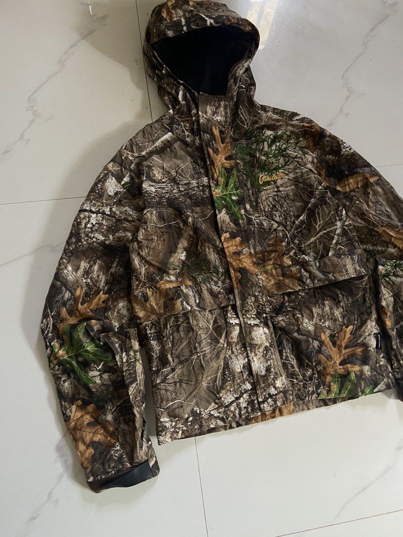 Gamehide Realtree Camouflage Full Zip Jacket (Category: Hoodies) located in Alcala. Submitted by abasolo_jv (Listing ID 1470186175, Image 3). Description: Good Condition no issues 10/10 Color Rate 18x23 Dimes try to negotiate.