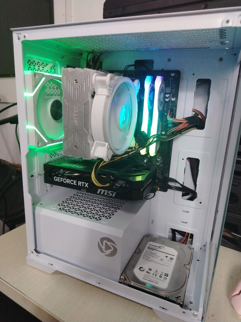 gaming pc (Category: Desktops) located in Manila. Submitted by silvergem_1cf105 (Listing ID 1470206329, Image 2). Description: ryzen 5 5600G rtx 5050 16 gb ram 3200 mhz cervo b450m f 256 ssd 1 tb hdd 700 watts silverstone psu.