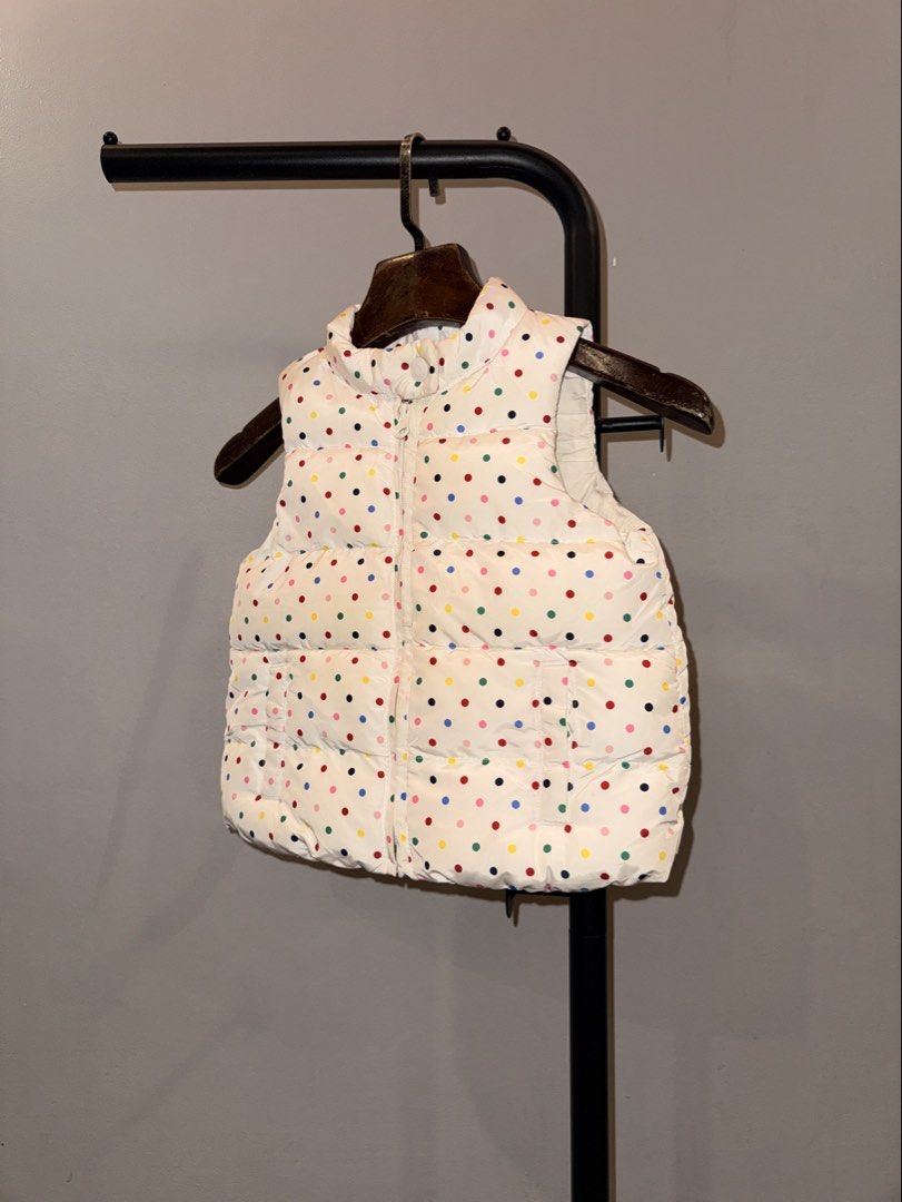 GAP KIDS PRIMALOFT WINTER VEST (Category: Babies & Kids Fashion) located in Dagupan City. Submitted by size.spectrum (Listing ID 1470271135, Image 2). Description: FOR 3 YEARS OLD LIKE NEW SEE PICS FOR DETAILS AND MEASUREMENT.