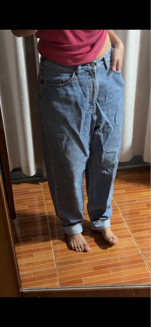 GAP Pants (Category: Jeans) located in Cavite. Submitted by mevynn (Listing ID 1470162684, Image 3). Description: impulse buy from warehouse sale declutterring what you see is what you get size: 25-26 💳 gotyme, gcash or BPi 🚚 lalamove or jnt .