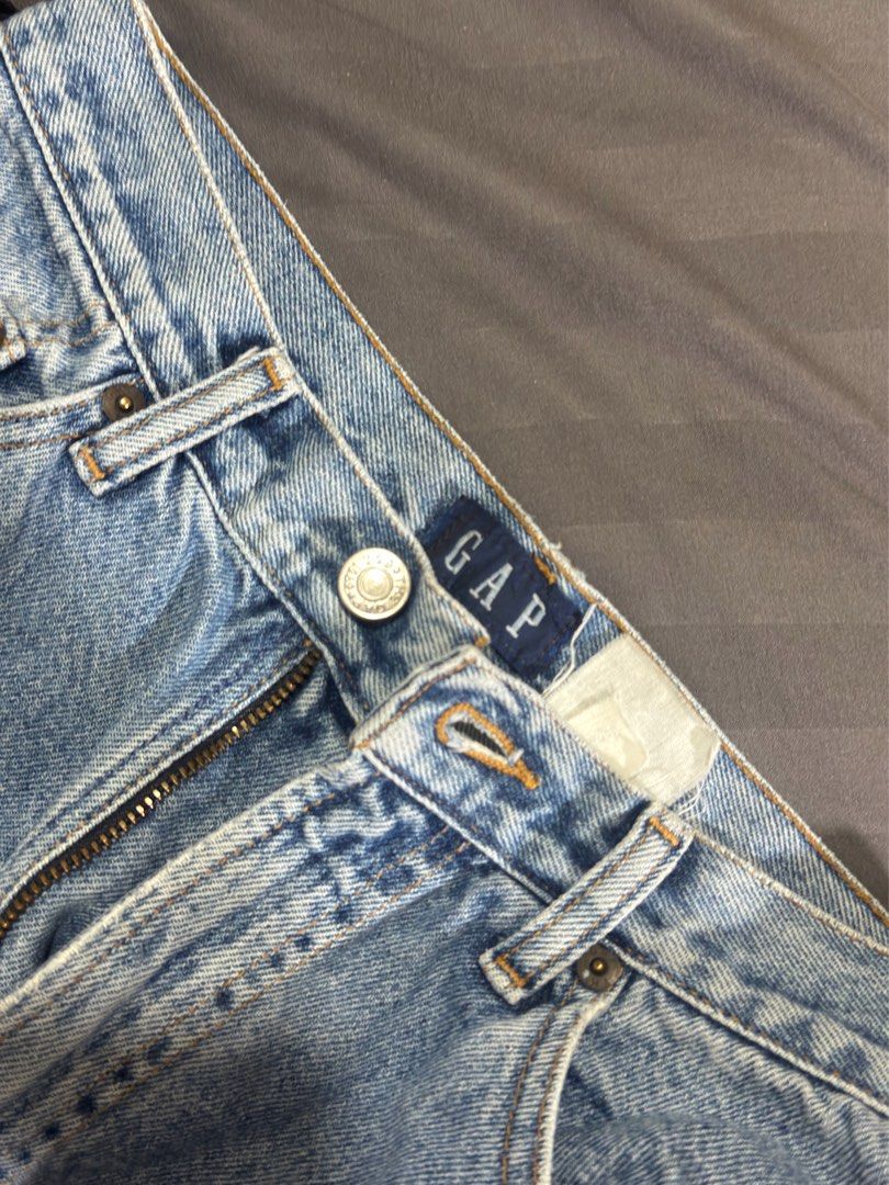 GAP Pants (Category: Jeans) located in Cavite. Submitted by mevynn (Listing ID 1470162684, Image 2). Description: impulse buy from warehouse sale declutterring what you see is what you get size: 25-26 💳 gotyme, gcash or BPi 🚚 lalamove or jnt .