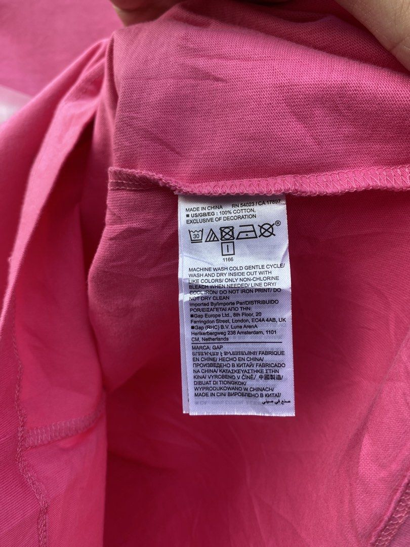 Gap Shirt (Category: Tshirts & Polo Shirts ) located in Antipolo. Submitted by treasurethings02 (Listing ID 1470147961, Image 3). Description: Gap Pink Shirt Excellent Condition 9.5/10 CR Dimensions 23W/26L boxy Need wash only Phot details🫶🏻.