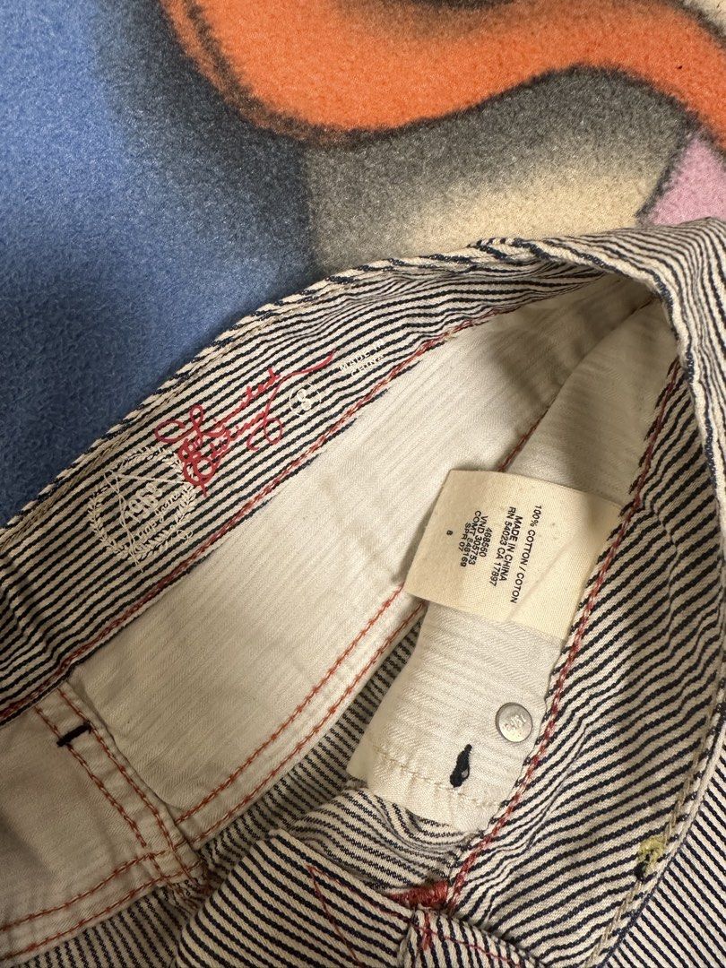 Gap Striped Denim Skirt (Category: Skirts) located in Manila. Submitted by stefanieva45727 (Listing ID 1470307648, Image 3). Description: Cotton gap striped mini skirt .