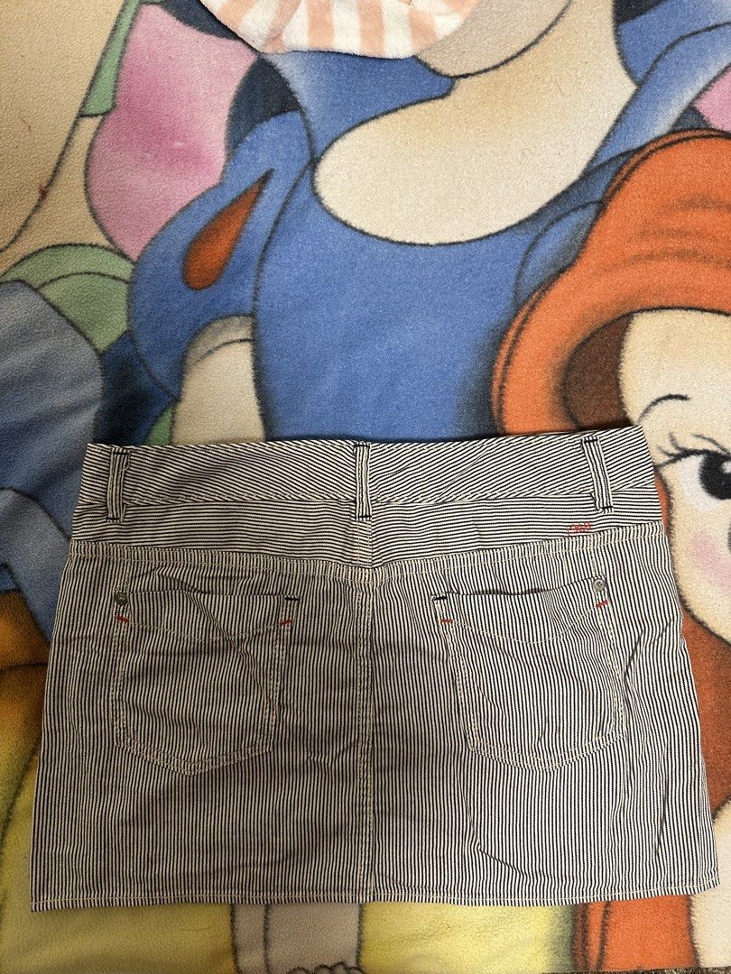 Gap Striped Denim Skirt (Category: Skirts) located in Manila. Submitted by stefanieva45727 (Listing ID 1470307648, Image 2). Description: Cotton gap striped mini skirt .