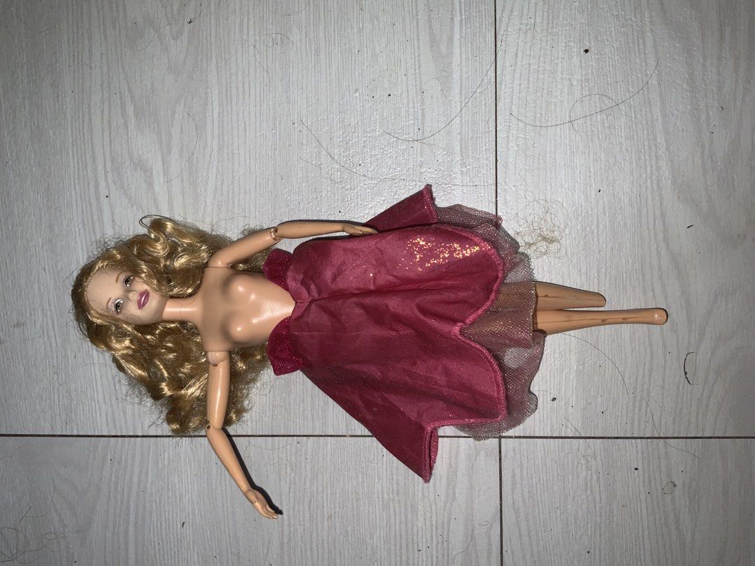 Genevieve 12 dancing princess (Category: Kids Toys) located in Makati City. Submitted by denjimaxima (Listing ID 1470339684, Image 2). Description: Need na irebody Putol paa and wobbly neck.