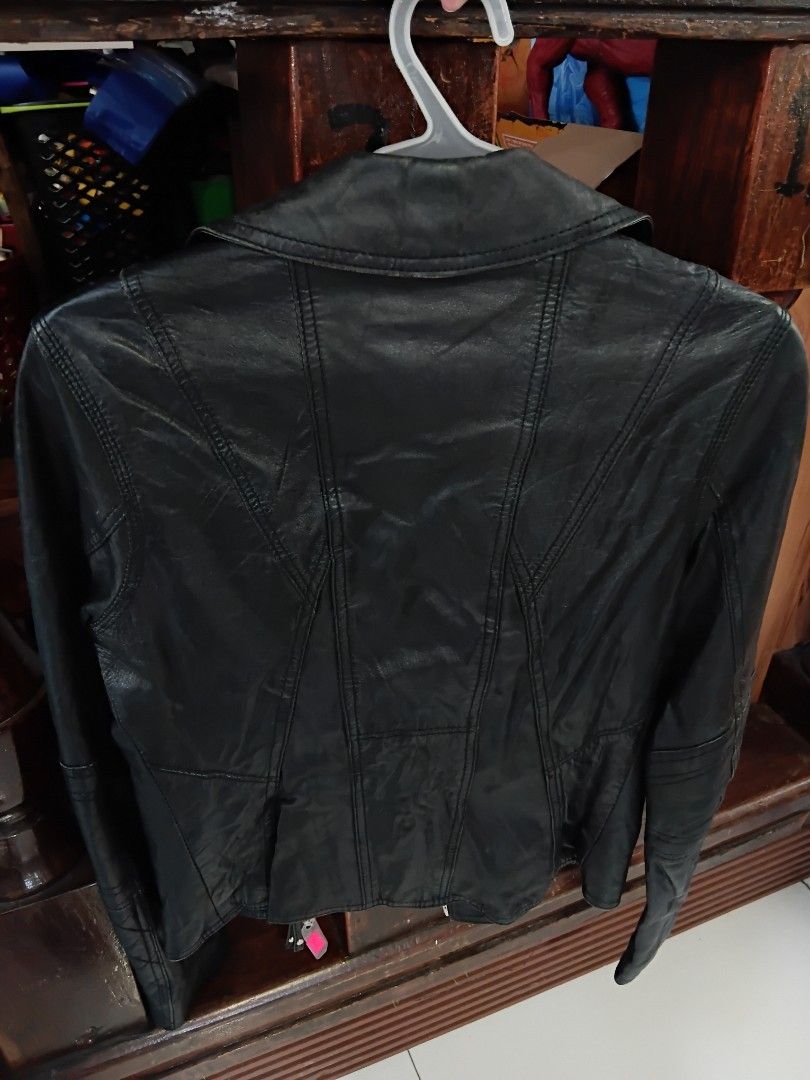 Genuine Leather (Category: Coats, Jackets and Outerwear) located in Subic. Submitted by AnythingBrandedby_May (Listing ID 1470312149, Image 3). Description: P1K Each Price Range Genuine Leather.