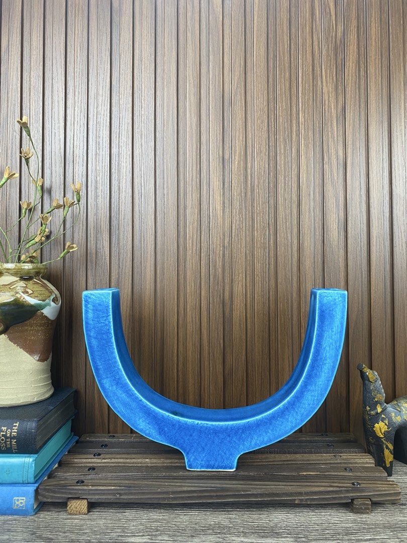 Geometric Arch Vase (Category: Vases & Decorative Bowls) located in Pasay City. Submitted by thepickypicker (Listing ID 1470177826, Image 1). Description: Geometric Arch P980 Size: 7 1/2 tall, 11" long.