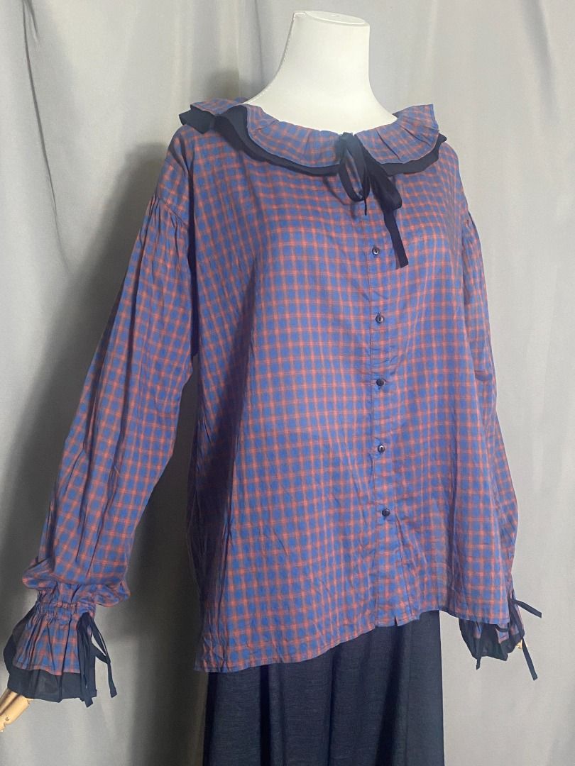 Gingham Malle longsleeves oversize top (Category: Longsleeves) located in Las Pinas. Submitted by ipickyou (Listing ID 1470278422, Image 3). Description: Unwashed Condition: 10/10 𝗠𝗲𝗮𝘀𝘂𝗿𝗲𝗺𝗲𝗻𝘁𝘀 𝘄𝗵𝗲𝗻 𝗹𝗮𝗶𝗱 𝗳𝗹𝗮𝘁: -Free Size -Armpit to armpit: 23” -Length: 25 1/2” .