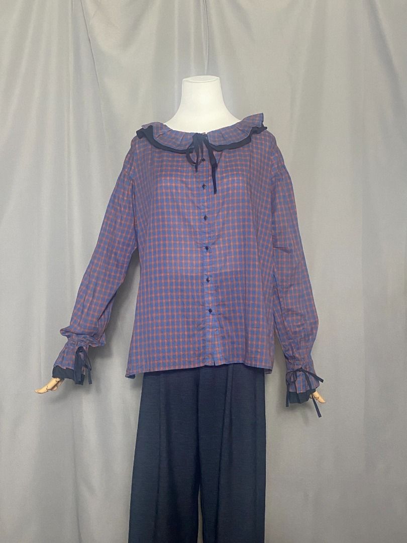 Gingham Malle longsleeves oversize top (Category: Longsleeves) located in Las Pinas. Submitted by ipickyou (Listing ID 1470278422, Image 2). Description: Unwashed Condition: 10/10 𝗠𝗲𝗮𝘀𝘂𝗿𝗲𝗺𝗲𝗻𝘁𝘀 𝘄𝗵𝗲𝗻 𝗹𝗮𝗶𝗱 𝗳𝗹𝗮𝘁: -Free Size -Armpit to armpit: 23” -Length: 25 1/2” .