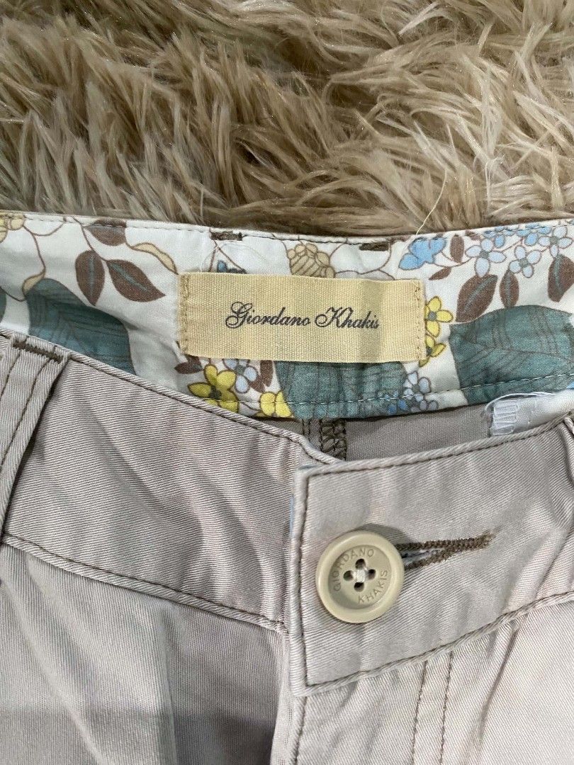 Giordano (Category: Jeans) located in San Fernando. Submitted by cris.lloyd34 (Listing ID 1470243072, Image 3). Description: Waist: 30 Length: 40 Leg Opening: 9.