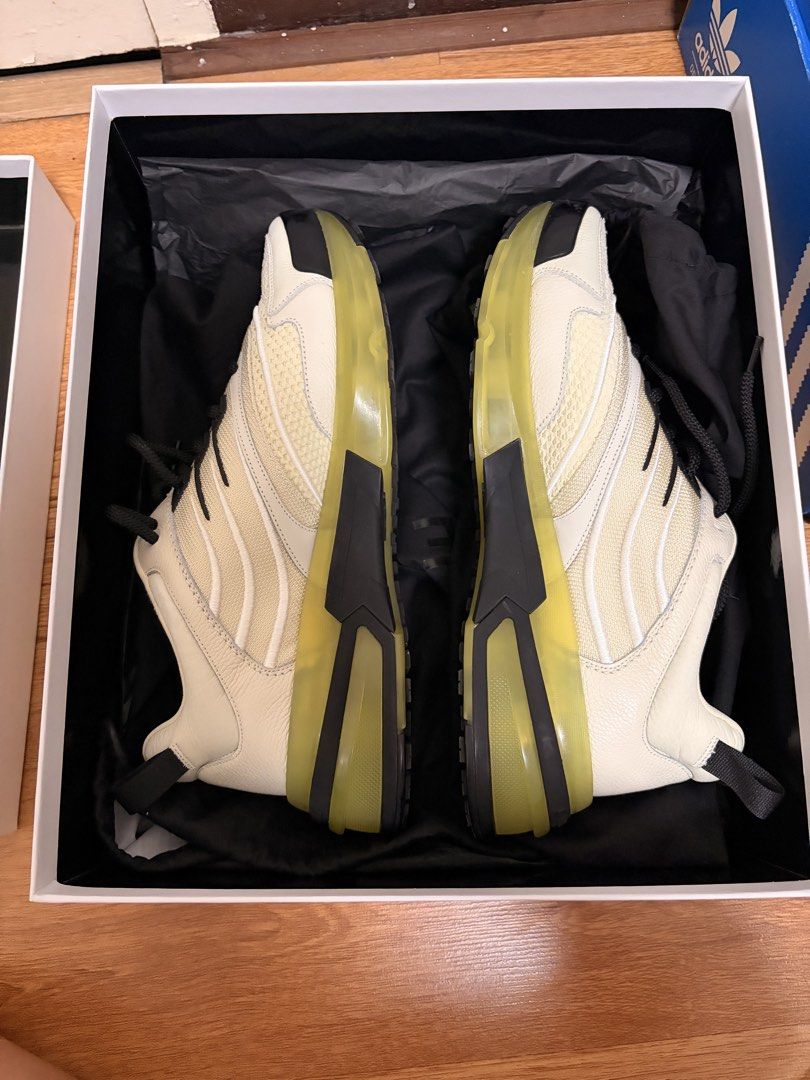 Givenchy Giv 1 Sneakers Off White Size 9 (Category: Sneakers) located in Quezon City. Submitted by nrmnmcm__ (Listing ID 1470257367, Image 1). Description: - Brand: Givenchy - Model: Giv 1 Sneakers - Color/Material: Off-white calf leather - Size: Men's US 9 / EU 42 - Inclusions: Comes with original box and dust bag Price is negotiable. Can send more pics upon request. RFS: Decluttering MOP: GCash or BPI. Shipping fee shouldered by the buyer Can d